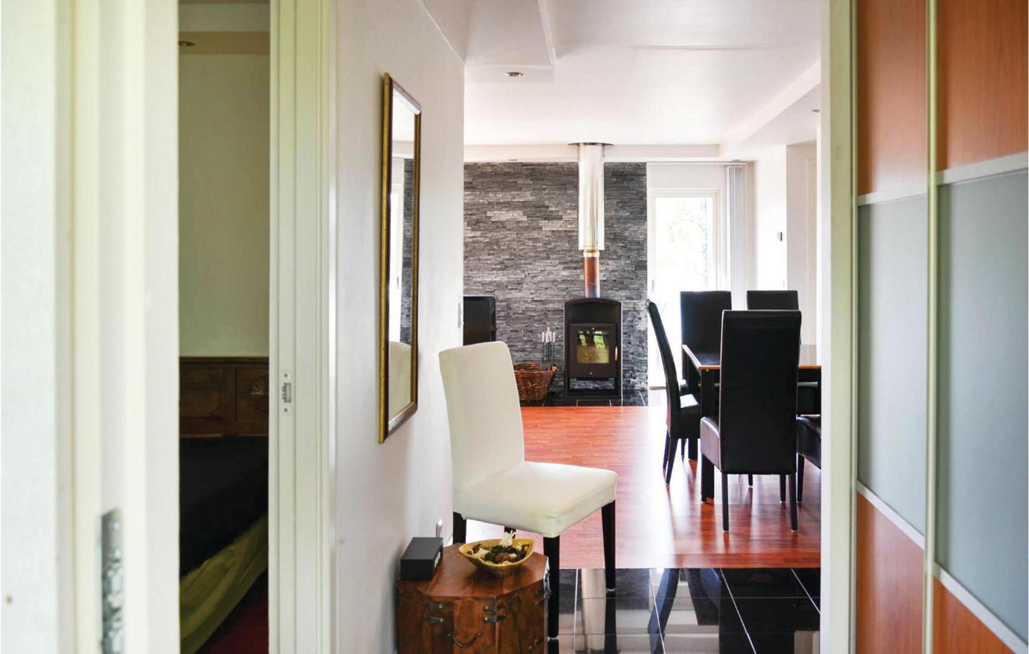 Nice Home In Sunne With Jacuzzi Alvsatern エクステリア 写真