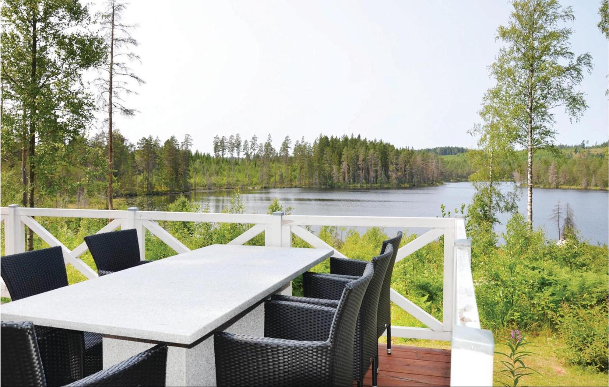 Nice Home In Sunne With Jacuzzi Alvsatern エクステリア 写真
