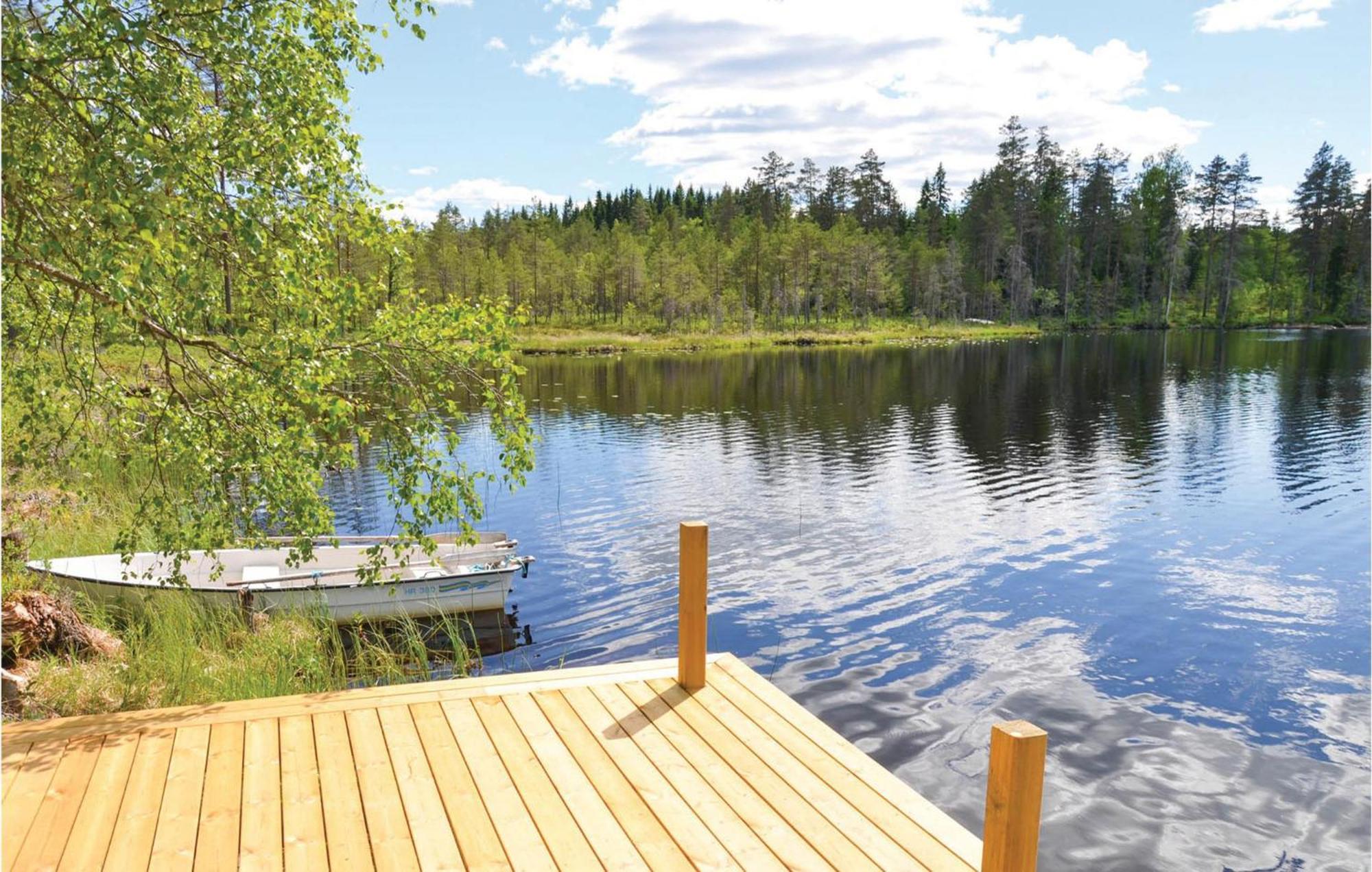 Nice Home In Sunne With Jacuzzi Alvsatern エクステリア 写真