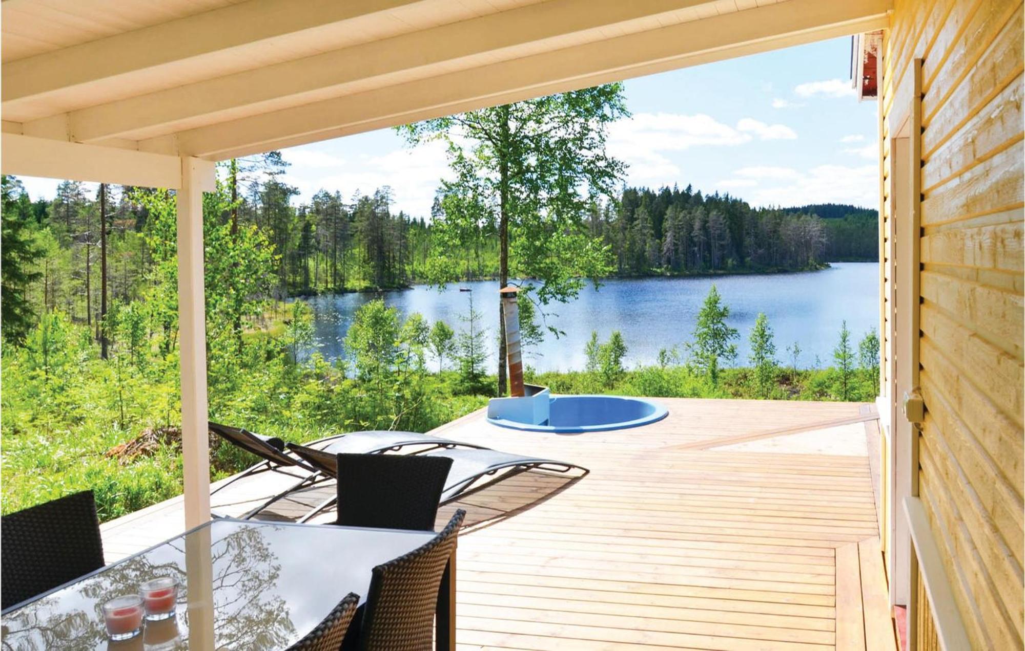 Nice Home In Sunne With Jacuzzi Alvsatern エクステリア 写真